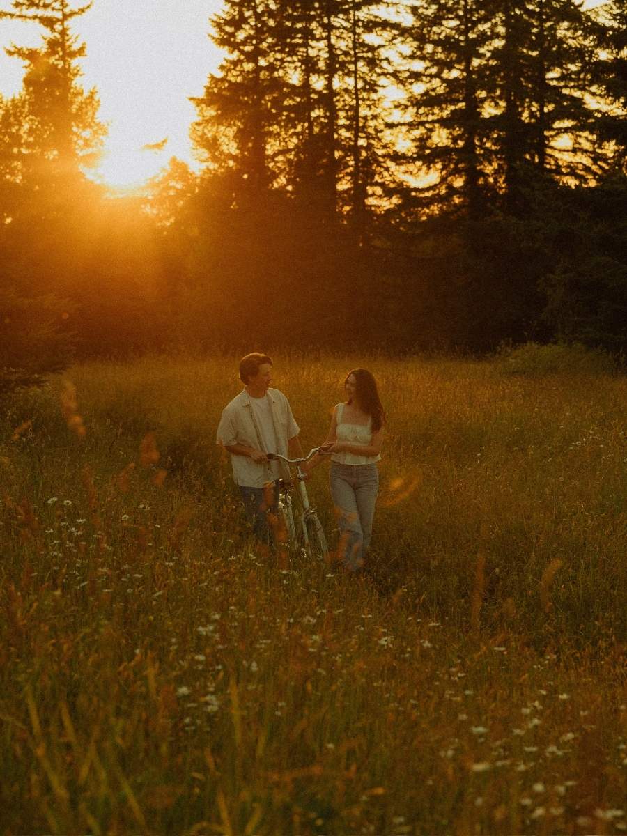 Cinematic engagement and couples-session photograph from the Akiko Archive collection, image 198